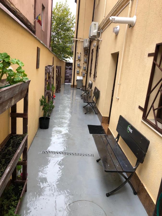 Appartement Serban Arenele Romane Marius Nasta *